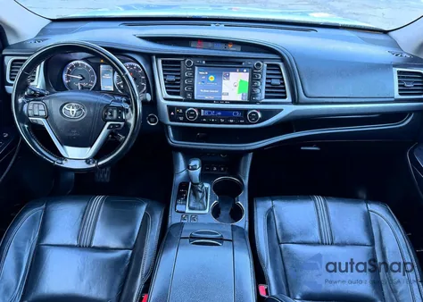 2017 Toyota Highlander Se z USA, uszkodzony, nr VIN 5TDJZRFH6HS359955